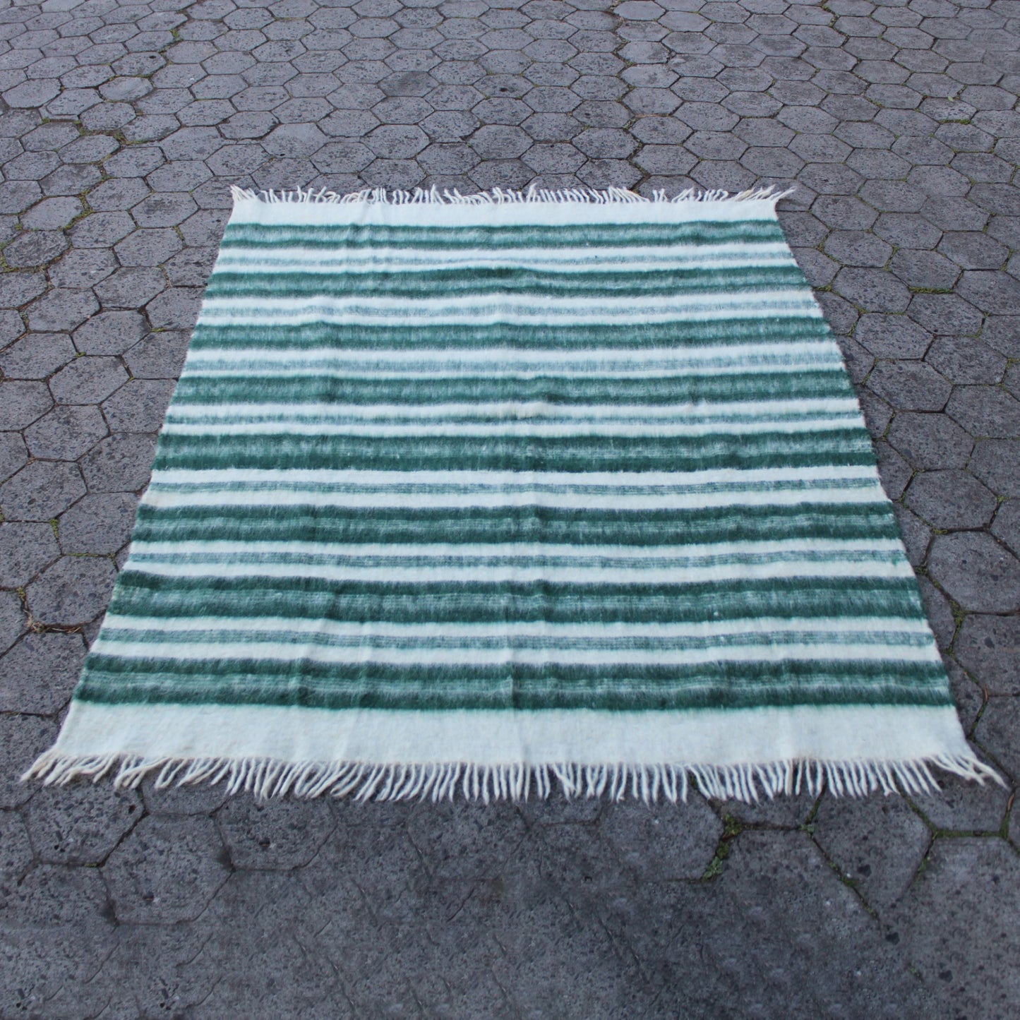 WOOL THROW GREEN LINES ON ECRU