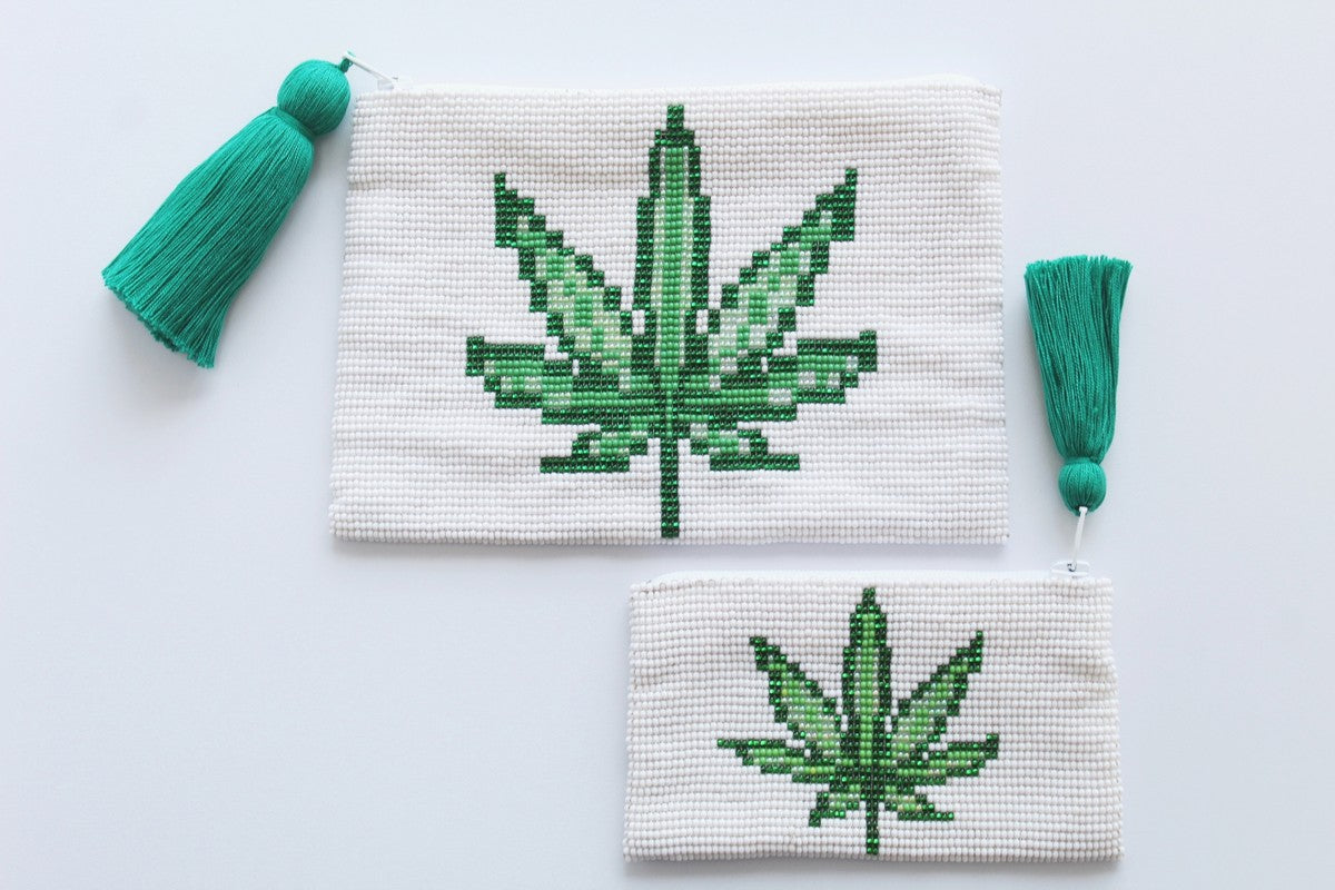 Glass Bead Coin Purse Cannabis Leaf image - GREEN ON BLACK