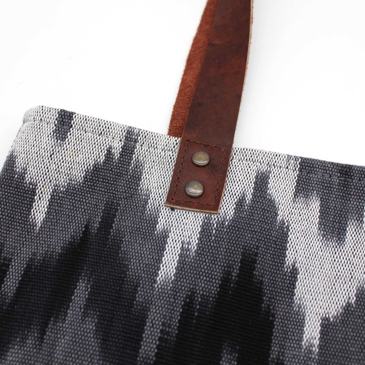 Tote SALT & PEPPER IKAT