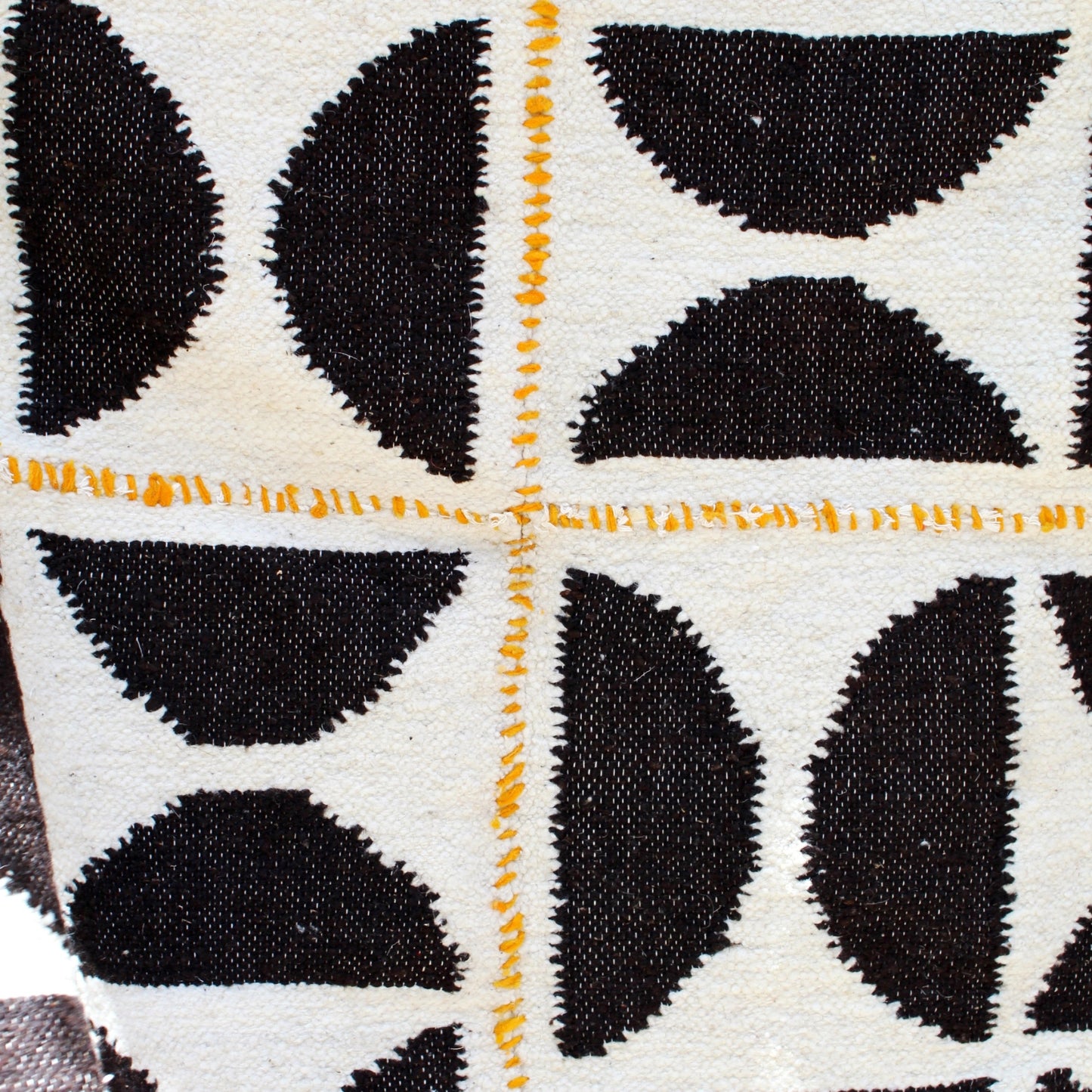WOOL RUG HALF MOON YELLOW DETAIL