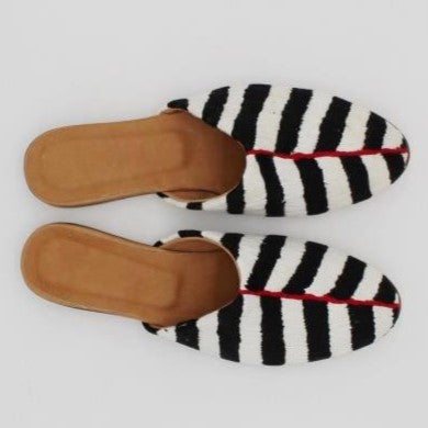 Ixtatan Black and white red line Mules